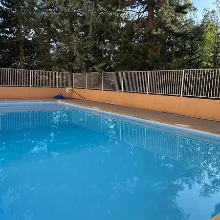 Deux Alpes Pied Des Pistes Les Deux Alpes